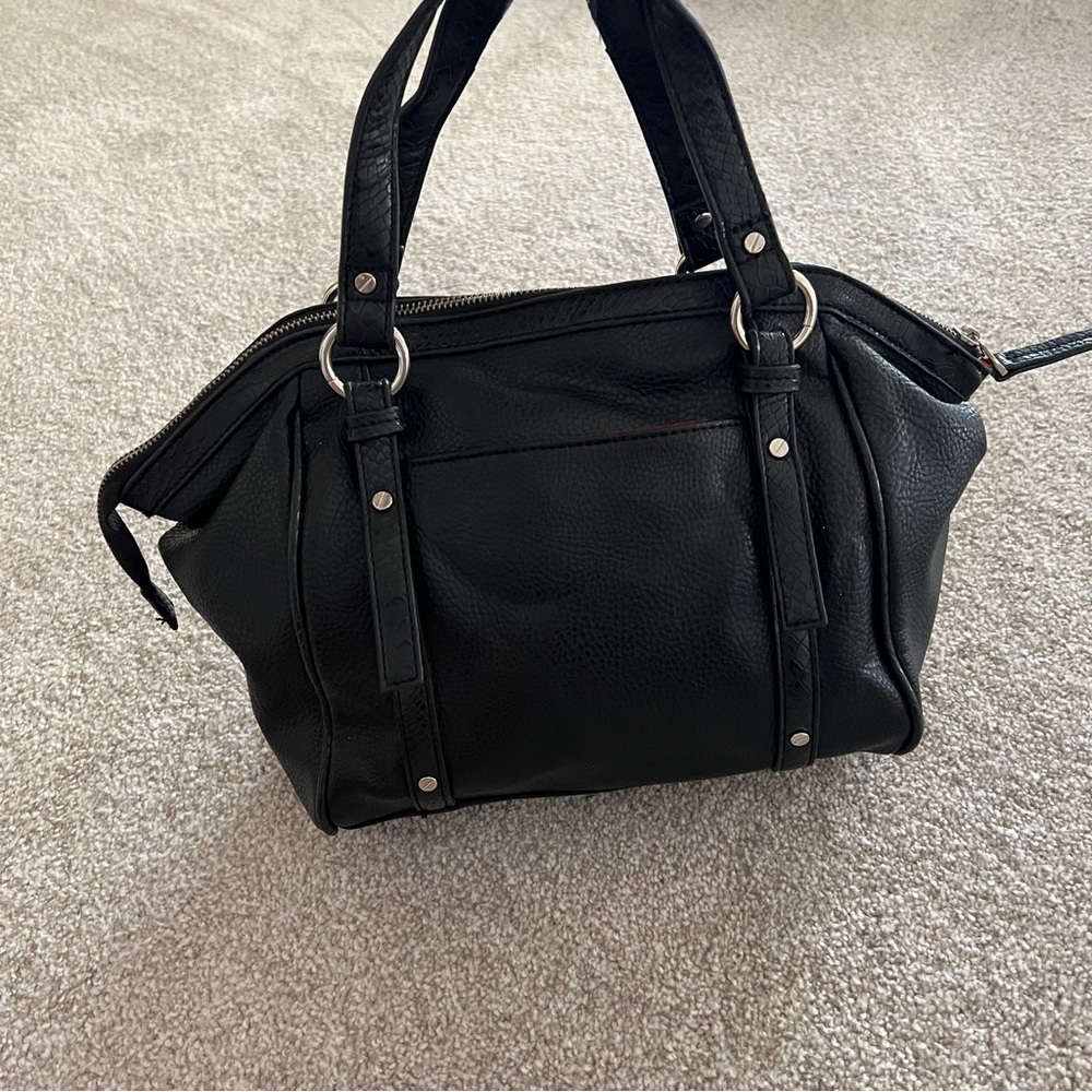 Dana Buchman y2k black leather handbag with crossbody strap red interior - Picture 3 of 10